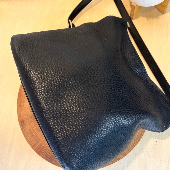 Coach 90s Vintage 6803 Black Leather Hudson Bucket
Crossbody Shoulder Bag Purse - Picture 3 of 16